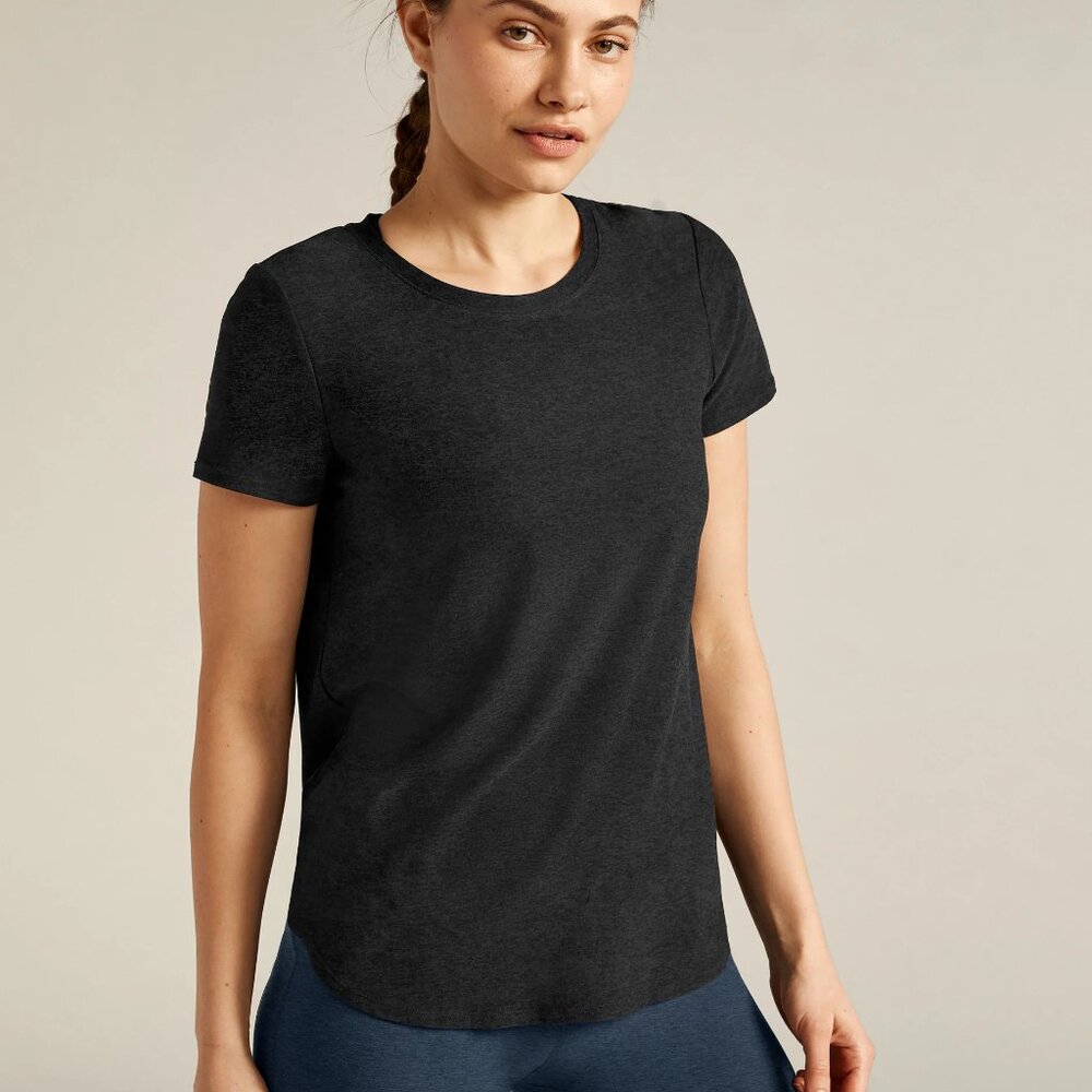 Beyond Yoga On the Down Low Tee in Darkest Night Size Large